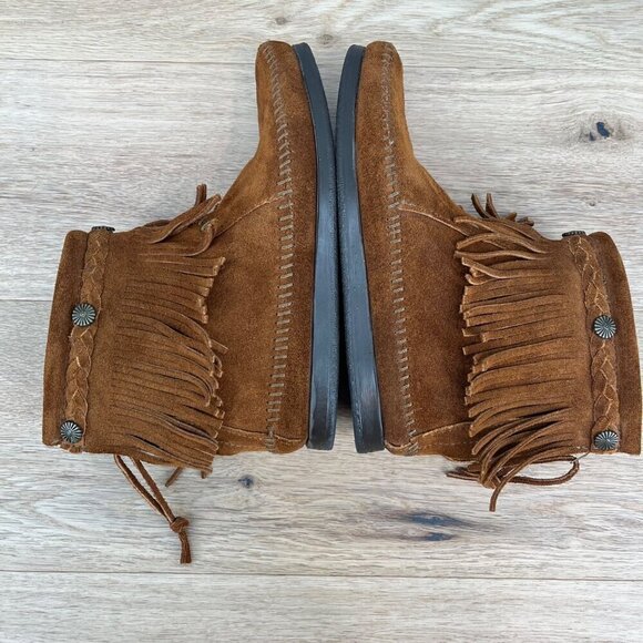 Minnetonka Womens Hi Top Back Zip Western Bootie Shoes Size 6 Brown Suede Fringe - Picture 3 of 11